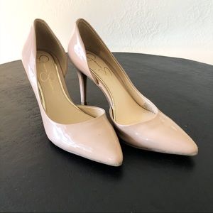 Nude Pumps